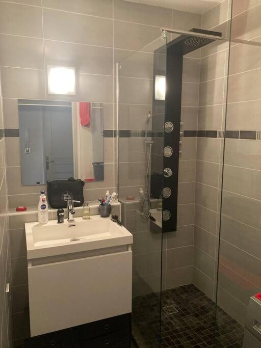 Magnifique Studio Tout Equipe Classe 2 Etoiles Apartment Saint-Leu Luaran gambar